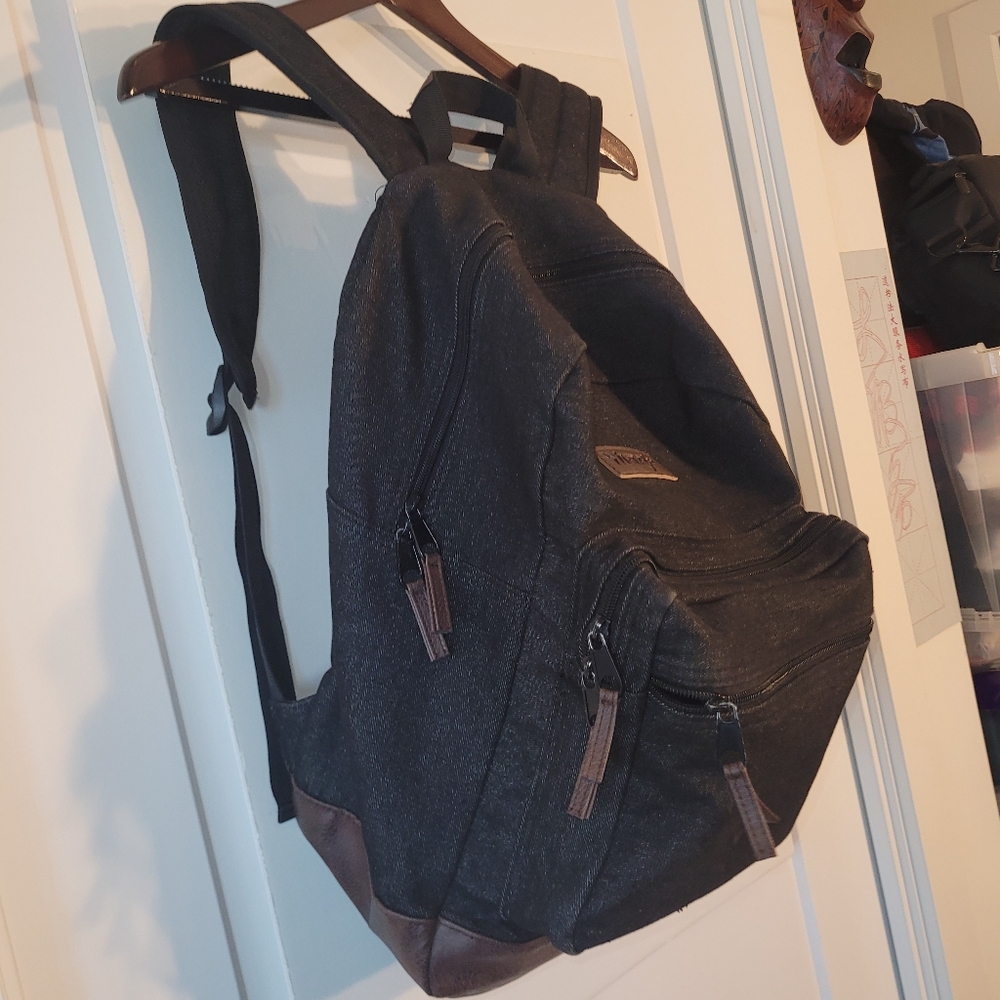 Wrangler backpack - Picture 2 of 9